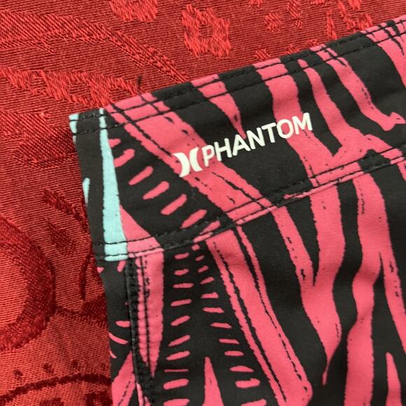 Hurley Phantom Board Shorts Swimwear Mens 28 Hawaiian Tribal 90s All Over Print - Picture 6 of 10